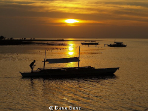 Great sundown before a unforgetable nightdive on the phil... by Dave Benz 